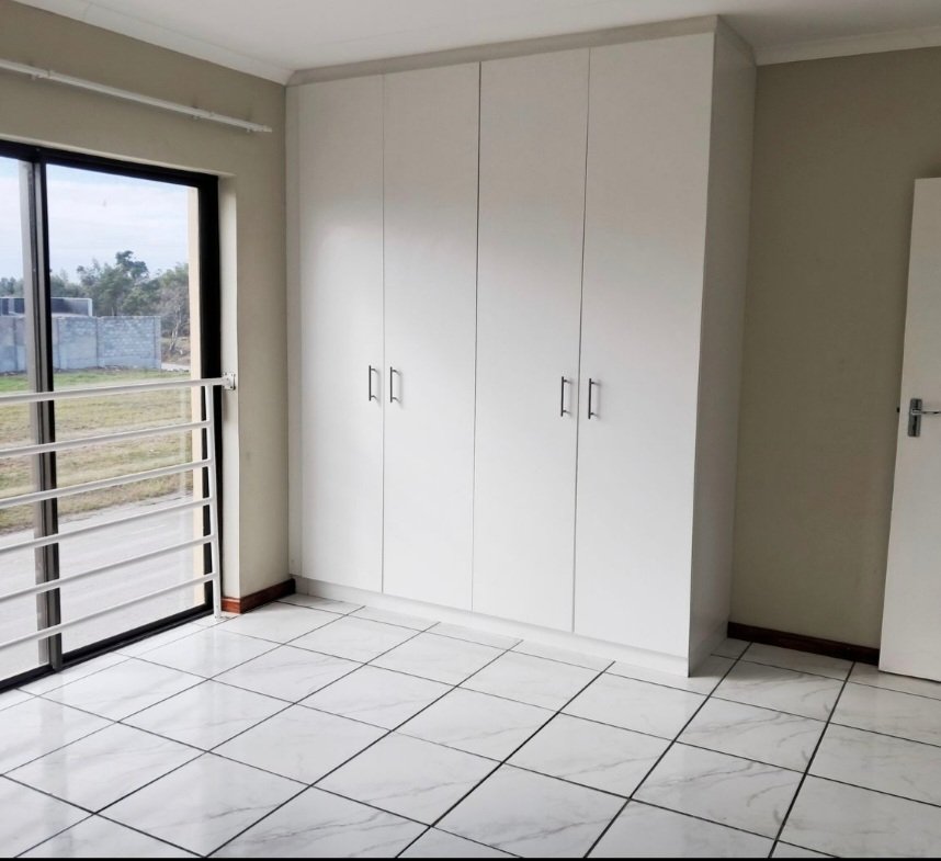 To Let 2 Bedroom Property for Rent in Parsonsvlei Eastern Cape